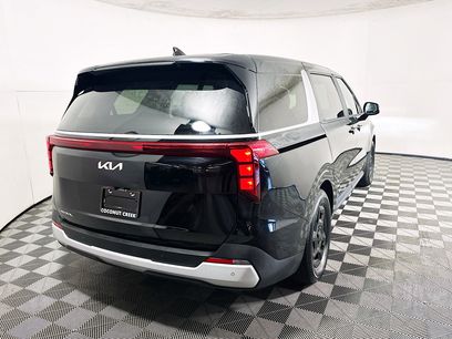 Used 2025 Kia Carnival