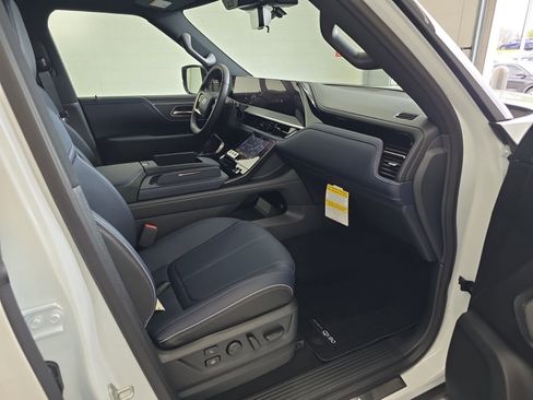 New 2026 INFINITI QX80 4WD w/ Sport Exterior Package image 9