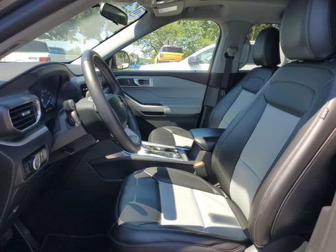Certified 2023 Ford Explorer XLT w/ Equipment Group 202A AWD/4WD image 12