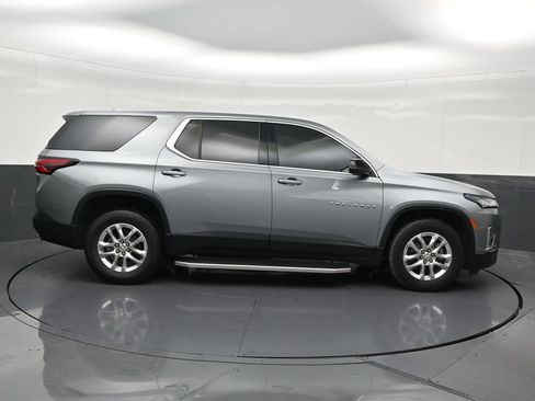 Used 2023 Chevrolet Traverse LS FWD image 7