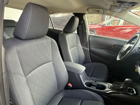 Used 2025 Toyota Corolla LE FWD image 27