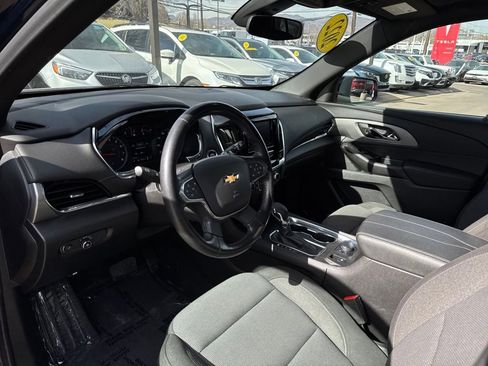 Used 2022 Chevrolet Traverse LT image 21