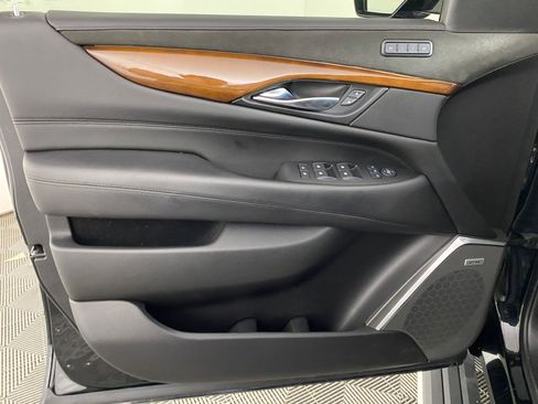 Used 2019 Cadillac Escalade Premium Luxury image 11