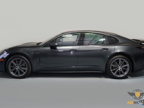 Used 2025 Porsche Panamera 4 image 5
