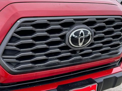 Used 2021 Toyota Tacoma TRD Off-Road w/ TRD Premium Off Road Package image 34