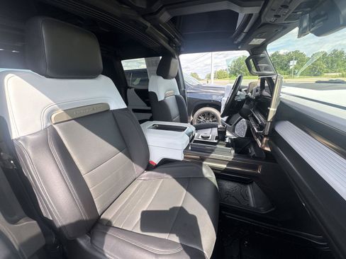 Used 2025 GMC Hummer EV 3X AWD/4WD image 19
