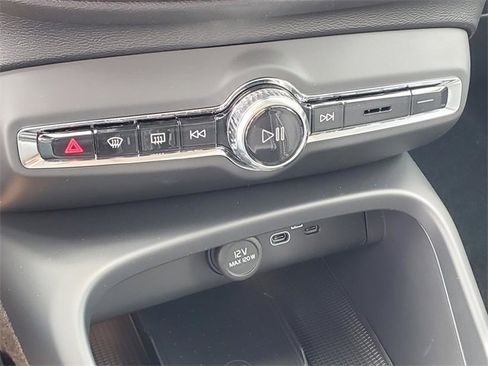 New 2026 Volvo XC40 B5 Ultra w/ Climate Package image 23