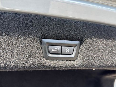 Used 2025 BMW 740i xDrive AWD/4WD image 35