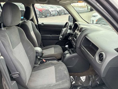Certified 2016 Jeep Patriot Latitude image 24
