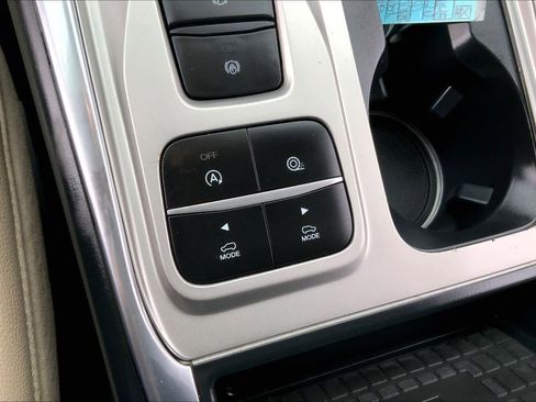 Used 2020 Ford Explorer Limited image 30