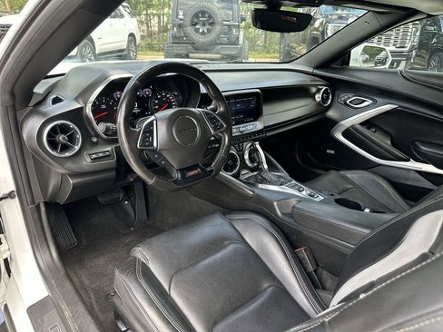 Used 2019 Chevrolet Camaro SS RWD image 10
