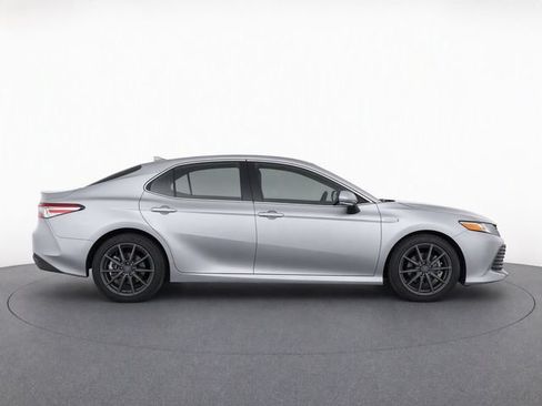 Certified 2020 Toyota Camry XLE FWD image 2