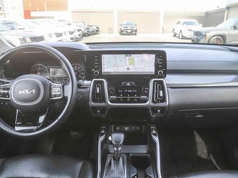 Certified 2023 Kia Sorento S w/ Panoramic Sunroof Package image 13