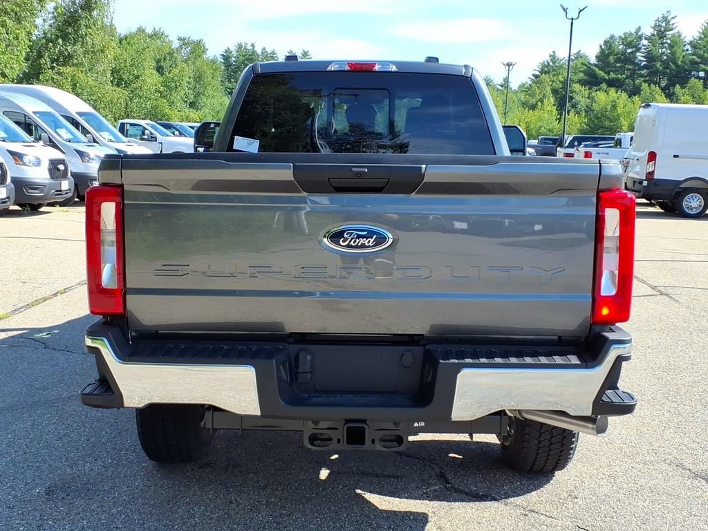 New 2026 Ford F350 XLT w/ FX4 Off-Road Package AWD/4WD image 6