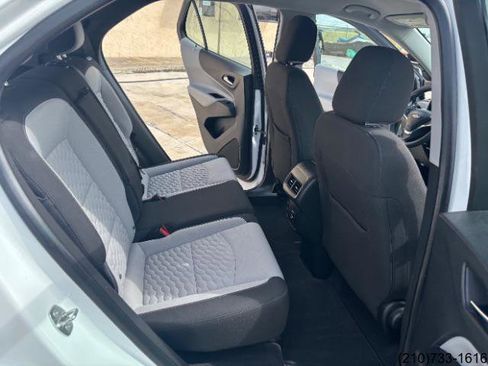 Used 2021 Chevrolet Equinox LS FWD image 27