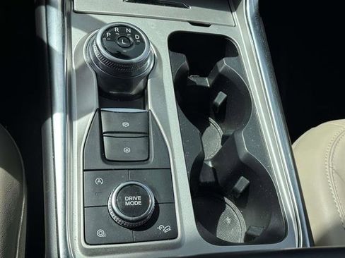 Used 2024 Ford Explorer XLT w/ Equipment Group 202A AWD/4WD image 21