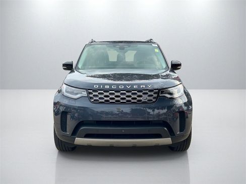 Used 2024 Land Rover Discovery S image 2
