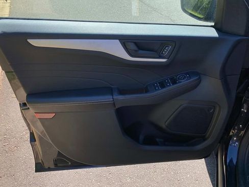 Used 2022 Ford Escape SE w/ SE Sport Appearance Package FWD image 12