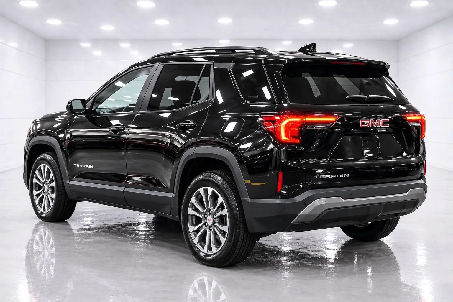 Used 2025 GMC Terrain Elevation AWD/4WD image 3