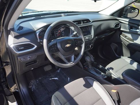 Used 2021 Chevrolet TrailBlazer LS FWD image 24