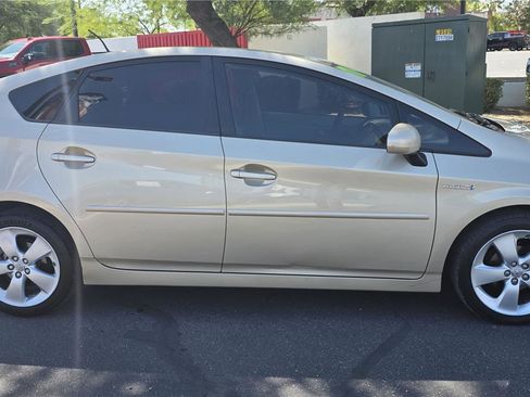 Used 2010 Toyota Prius Five FWD image 4