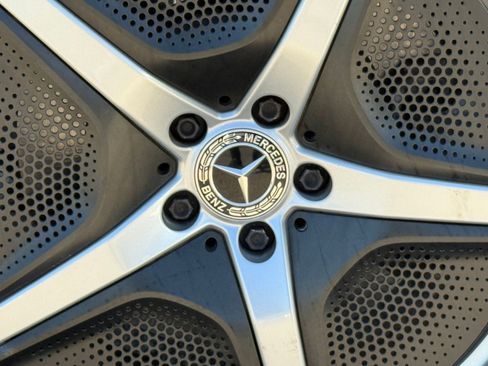 Used 2023 Mercedes-Benz EQS 580 4MATIC SUV image 19