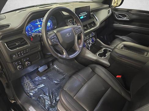 Used 2022 Chevrolet Suburban RST w/ Luxury Package image 18