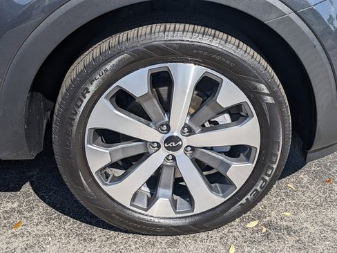 Certified 2022 Kia Telluride EX w/ EX Premium Package image 9