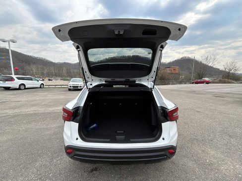 New 2026 Chevrolet Trax RS w/ Driver Confidence Package image 29