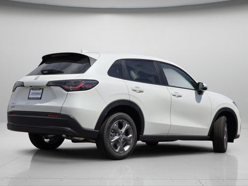 New 2027 Honda HR-V LX image 9