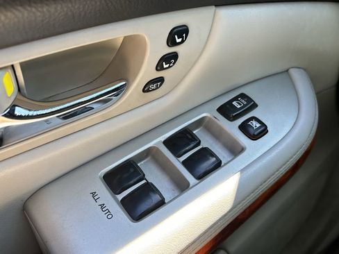 Used 2006 Lexus RX 330 AWD image 21