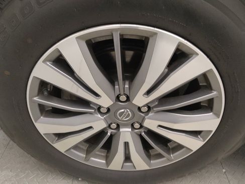 Used 2020 Nissan Pathfinder S image 31