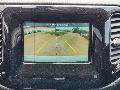 Used 2021 Jeep Compass Latitude w/ Sun and Sound Group FWD image 18