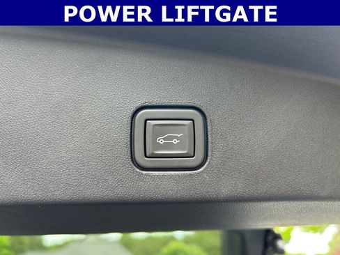 Used 2025 Cadillac Lyriq Sport AWD/4WD image 17