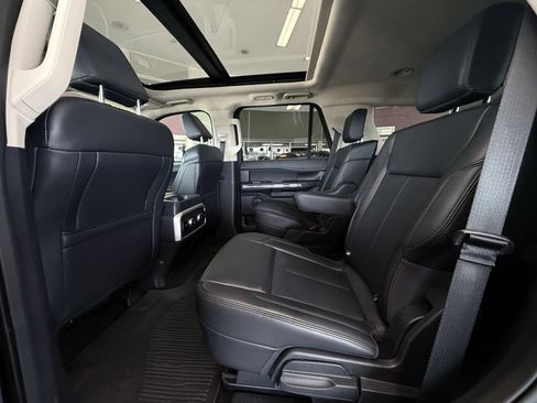 Used 2024 Ford Expedition XLT AWD/4WD image 22