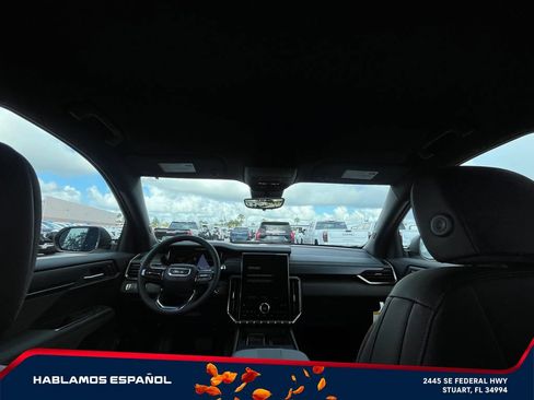 New 2026 GMC Acadia AT4 w/ Luxury Package AWD/4WD image 15