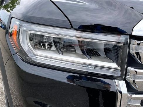 Used 2023 GMC Acadia SLE w/ Driver Convenience Package FWD image 29