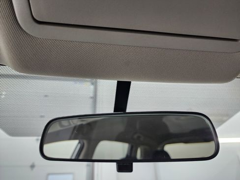 Used 2016 Nissan Rogue SV image 46