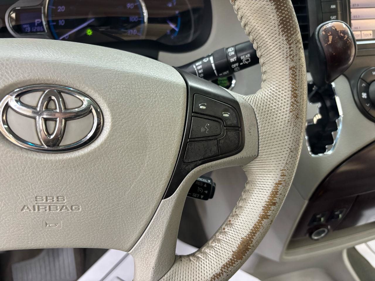 Used 2012 Toyota Sienna XLE w/ XLE Navigation Pkg FWD image 32