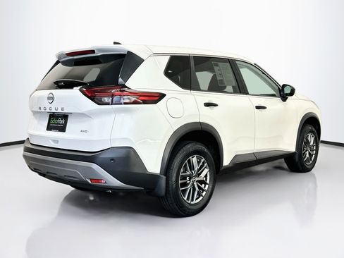 Used 2023 Nissan Rogue S AWD/4WD image 9