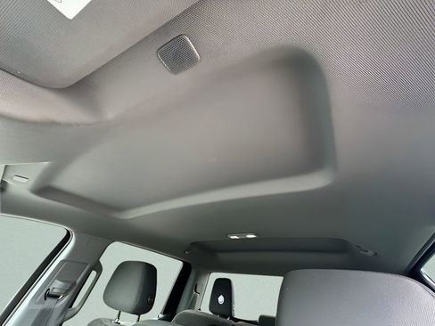 Used 2023 Chevrolet Silverado 1500 LT AWD/4WD image 21