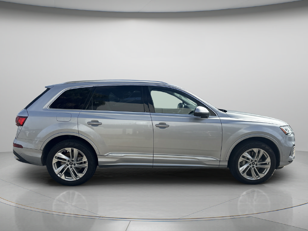 Used 2022 Audi Q7 3.0T Premium Plus w/ Premium Plus Package AWD/4WD image 8