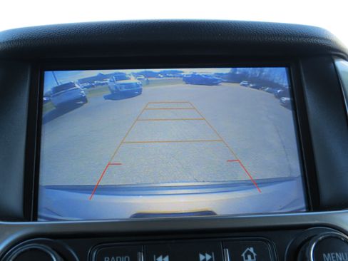 Used 2019 Chevrolet Suburban LT image 27