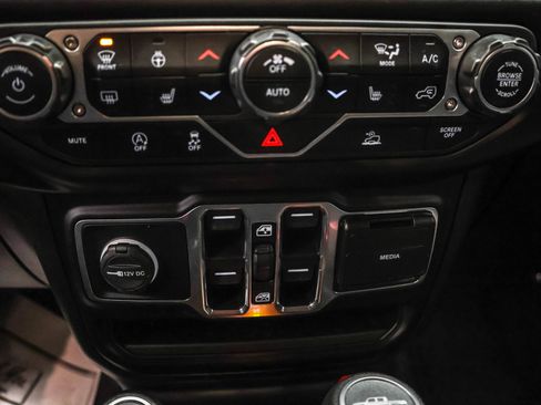 Used 2020 Jeep Gladiator Sport w/ Quick Order Package 24S image 10