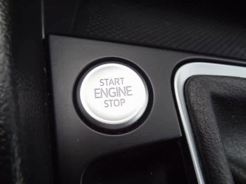 Used 2024 Volkswagen Jetta SE image 31