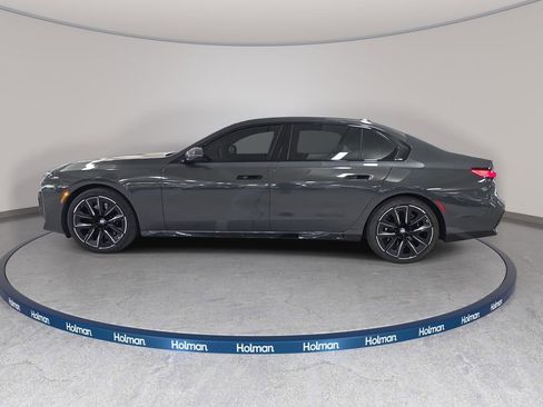 Used 2023 BMW 740i w/ Parking Assistance Package image 11