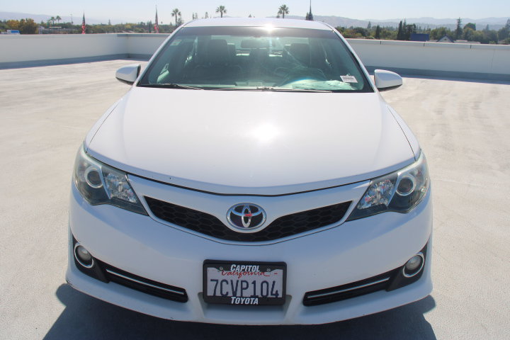 Used 2014 Toyota Camry SE FWD image 8