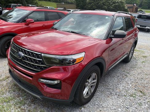 Used 2020 Ford Explorer XLT w/ Equipment Group 202A AWD/4WD image 3