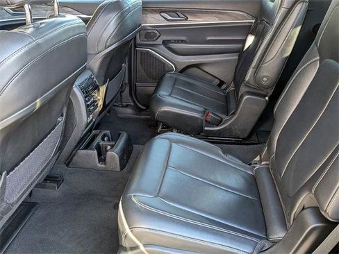 Certified 2022 Jeep Grand Cherokee L Limited image 31