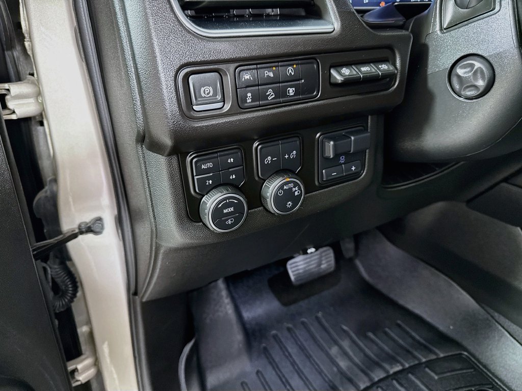 Used 2024 Chevrolet Tahoe High Country AWD/4WD image 10